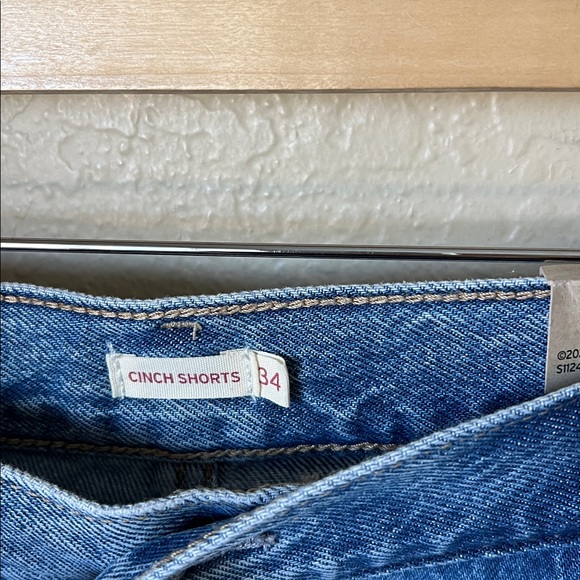 NWT levis cinch high rise mid thigh shorts - Picture 6 of 10